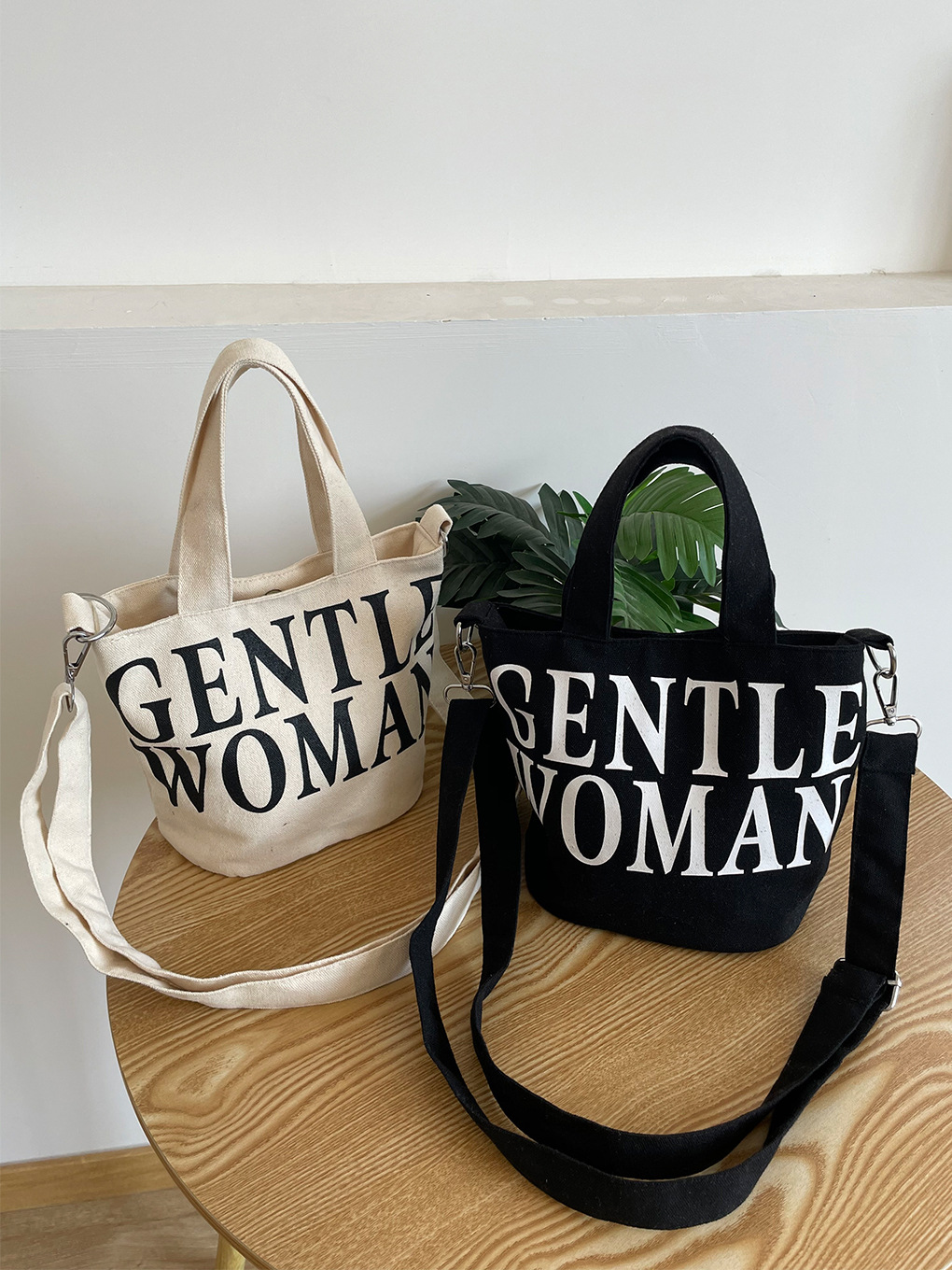 mini small bag mobile phone bag portable letter bag shoulder crossbody canvas bag commuter bag details 4